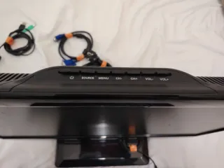 Ordenador HP con pantalla LED y mando