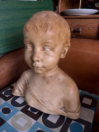Busto antiguo de niño