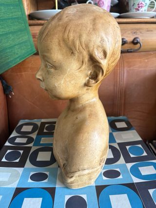Busto antiguo de niño
