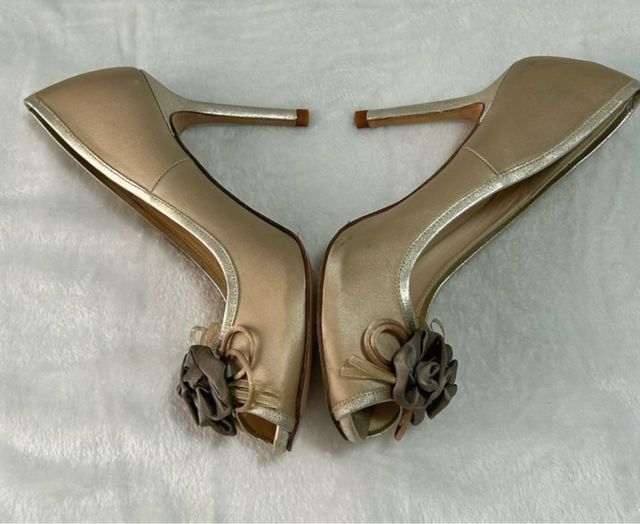 Sacha London zapatos dorados nuevos Talla 37