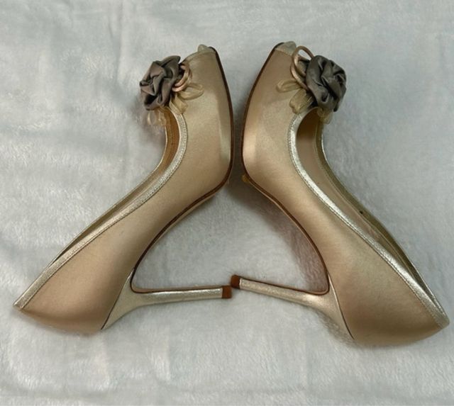 Sacha London zapatos dorados nuevos Talla 37