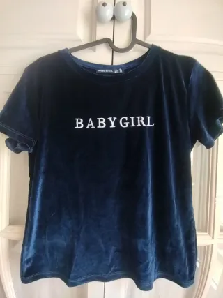 Camiseta Bershka terciopelo azul Talla S