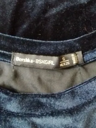 Camiseta Bershka terciopelo azul Talla S