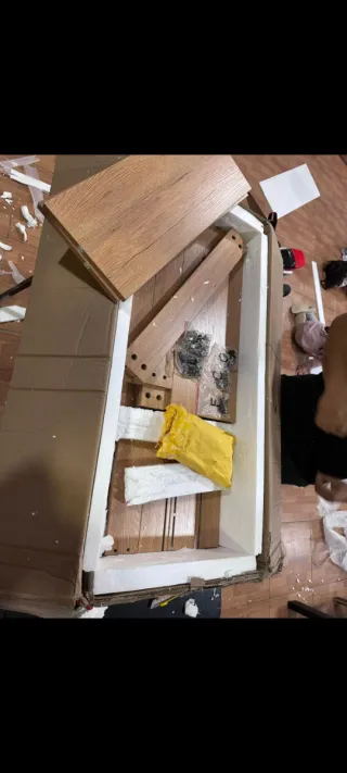 Cómoda Alta 4 Cajones Madera y Metal