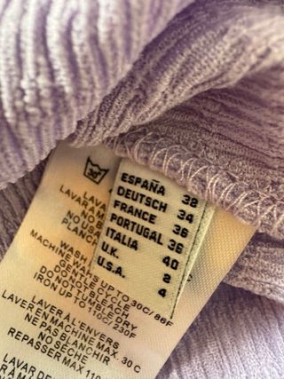 Blusa SIMORRA sin mangas morada