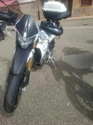 Aprilia Dorsoduro 750cc Supermotard