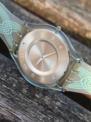 Reloj Swatch Extraplano Mujer de plástico