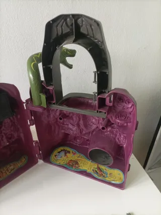 CASTILLO DE LA SERPIENTE MOTU