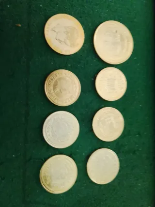 8 réplicas de monedas bañadas en oro