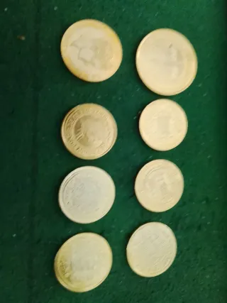 8 réplicas de monedas bañadas en oro