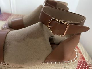 Sandalias cuña marrón T39