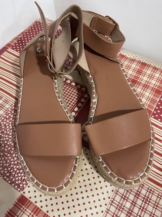 Sandalias cuña marrón T39