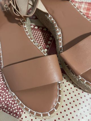 Sandalias cuña marrón T39