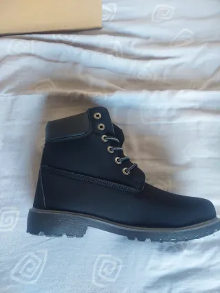 Botas de hombre negras nuevas