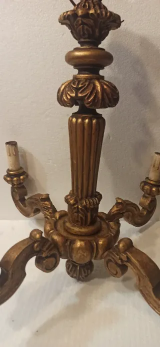 Lampadario in legno dorato