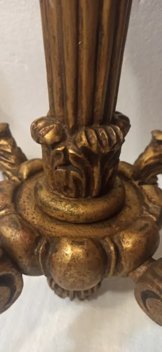 Lampadario in legno dorato