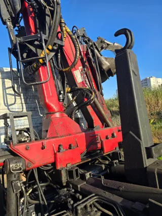 Camión pulpo chatarrero