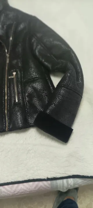 Chaquetón forrado de pelo negro