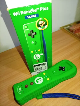 Mando Wii Plus Luigi con Caja