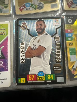 Benzema Platinum 10 - Cromos LaLiga EA Sports