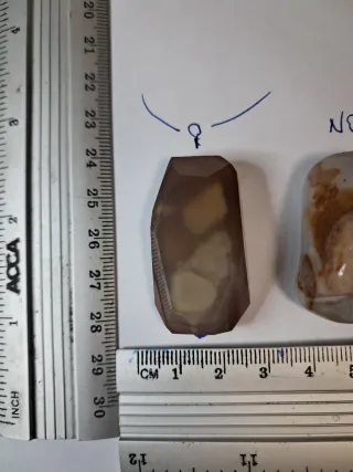 Ciondoli beige e marroni