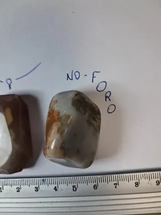 Ciondoli beige e marroni