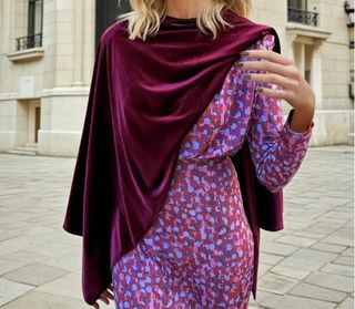 Capa terciopelo púrpura talla única