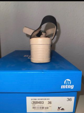 Sandalias Mustang Mujer Negras y Beige