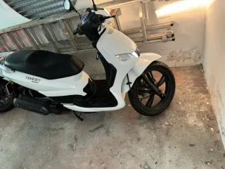 Peugeot Tweet 125cc Blanca