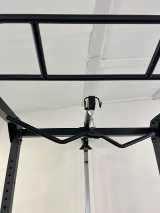 Rack de fuerza con polea alta y baja