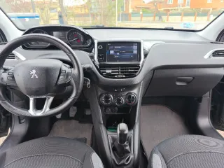 Peugeot 208 2016
