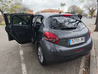 Peugeot 208 2016