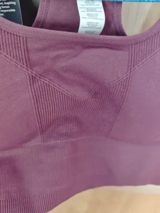 Top deportivo BORN morado