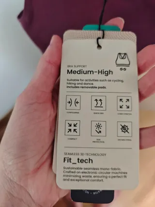 Top deportivo BORN morado