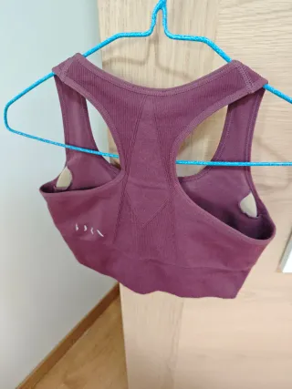 Top deportivo BORN morado