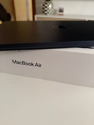 2025 15’ Macbook Air M4 16GB con GARANTIA!