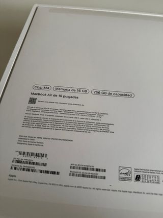 2025 15’ Macbook Air M4 16GB con GARANTIA!
