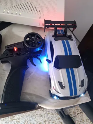 Coche RC Drift Blanco y Azul