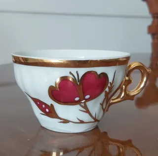 Juego de café porcelana flores rojas y oro