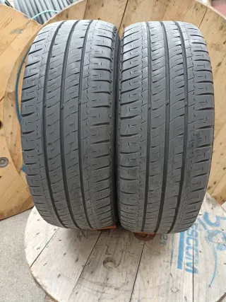 Vendo 2 Neumáticos de Furgoneta en Buen Estado