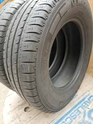 Vendo 2 Neumáticos de Furgoneta en Buen Estado