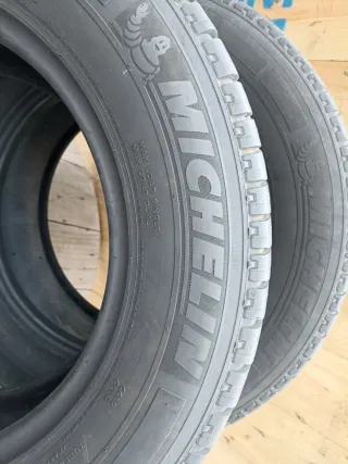 Vendo 2 Neumáticos de Furgoneta en Buen Estado