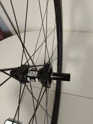 Rueda trasera carbono DT SWISS