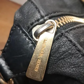 Bolso Michael Kors Negro y Dorado