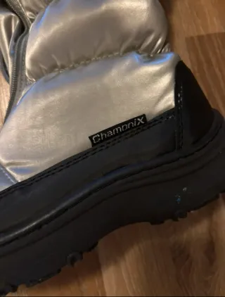 Botas de nieve plateadas con pelo