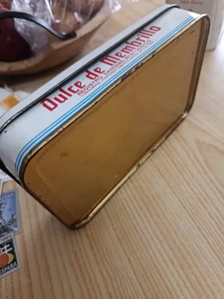 Preciosa caja antigua dulce de membrillo