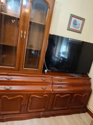 Mueble de salón madera y cristal Entero/por partes