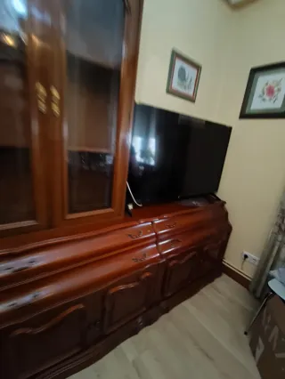 Mueble de salón madera y cristal Entero/por partes