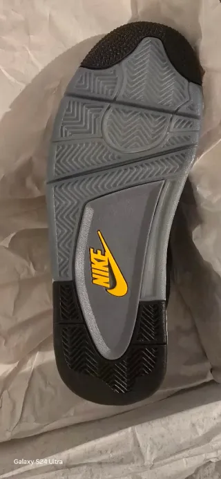 Nike Air Jordan 4 Morado Negro