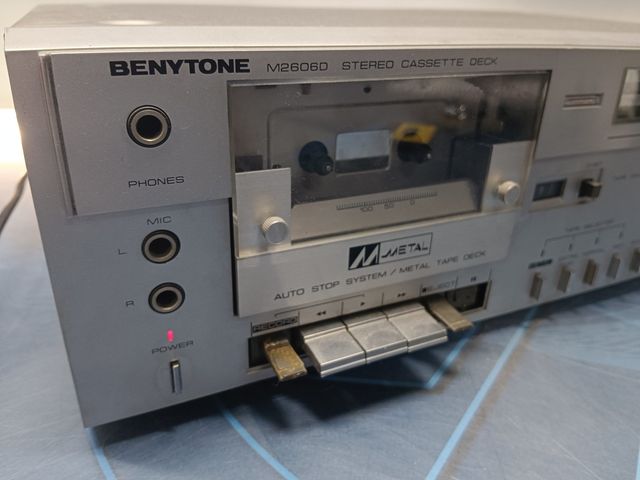 Benytione stereo cassette deck M 2606 D, le falta embellecedores, pero funciona, modulo